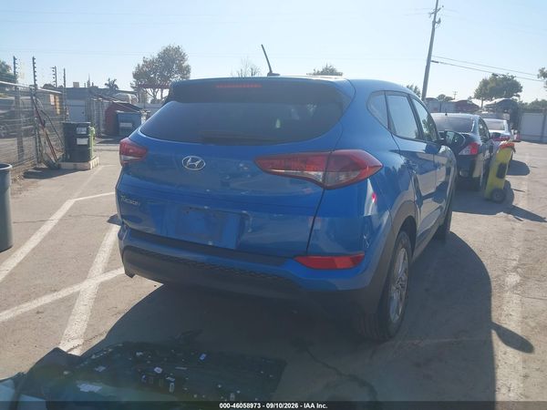 2016 HYUNDAI TUCSON SE — I4
