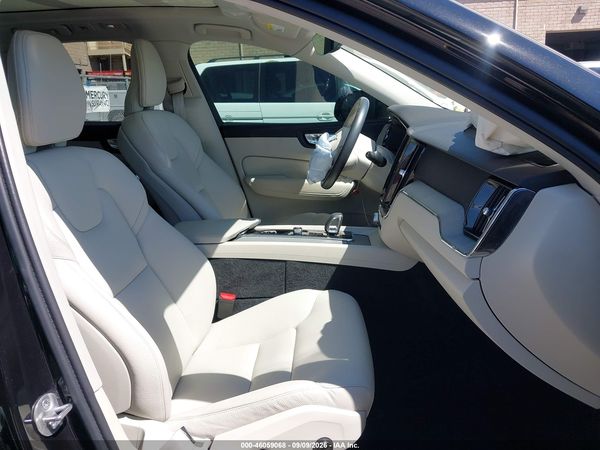 2024 VOLVO XC60 RECHARGE PLUG-IN HYBRID T8 PLUS DARK THEME — I5