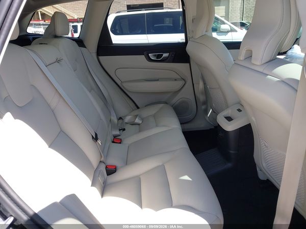 2024 VOLVO XC60 RECHARGE PLUG-IN HYBRID T8 PLUS DARK THEME — I8