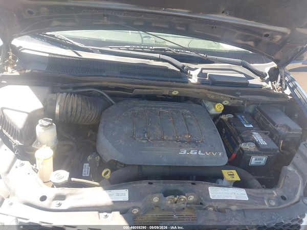 2013 DODGE GRAND CARAVAN SXT — I10