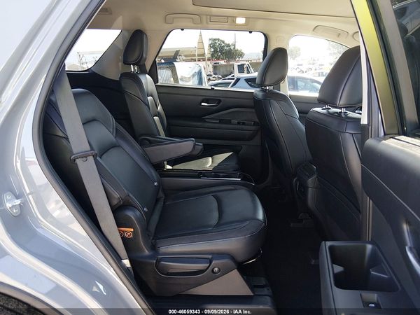 2022 NISSAN PATHFINDER SL 2WD — I8