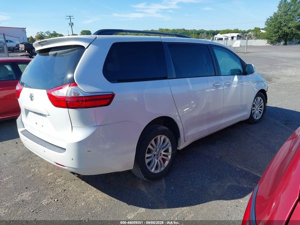 2015 TOYOTA SIENNA XLE PREMIUM 8 PASSENGER — I4