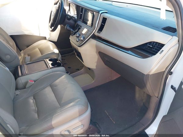 2015 TOYOTA SIENNA XLE PREMIUM 8 PASSENGER — I5