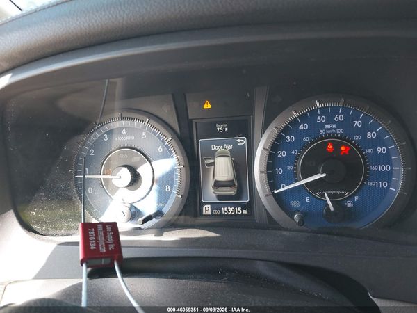 2015 TOYOTA SIENNA XLE PREMIUM 8 PASSENGER — I7