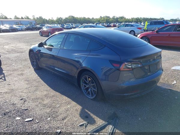 2021 TESLA MODEL 3 — I3