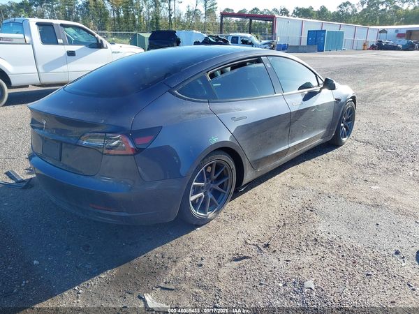 2021 TESLA MODEL 3 — I4