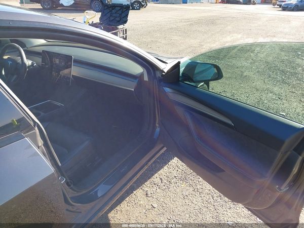 2021 TESLA MODEL 3 — I5