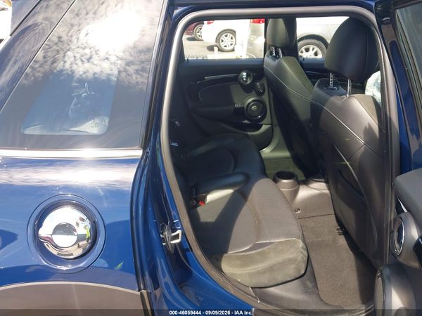 2017 MINI HARDTOP COOPER S — I8