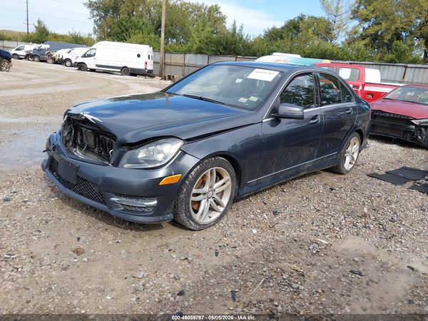 2013 MERCEDES-BENZ C 300 — I2