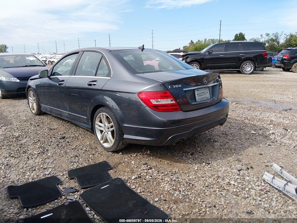 2013 MERCEDES-BENZ C 300 SPORT 4MATIC — I3