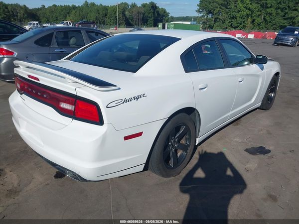 2014 DODGE CHARGER SE — I4