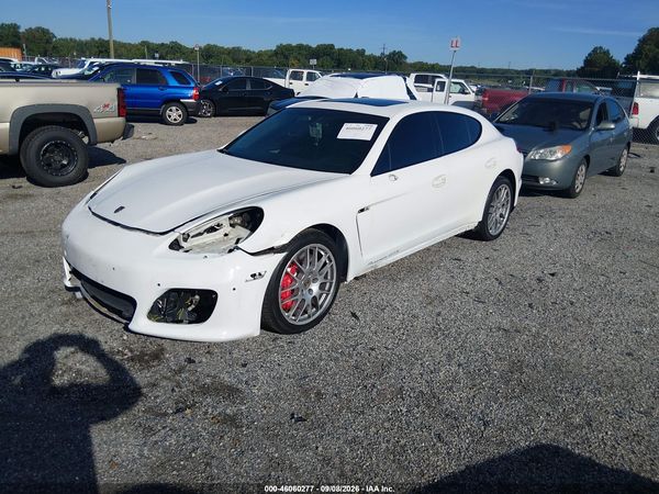 2013 PORSCHE PANAMERA — I2