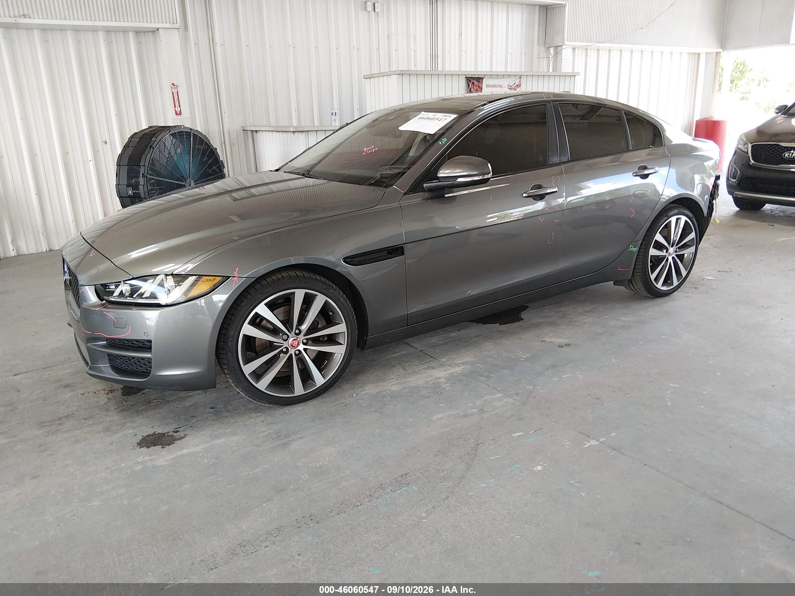 2017 JAGUAR XE 25T PRESTIGE — I2