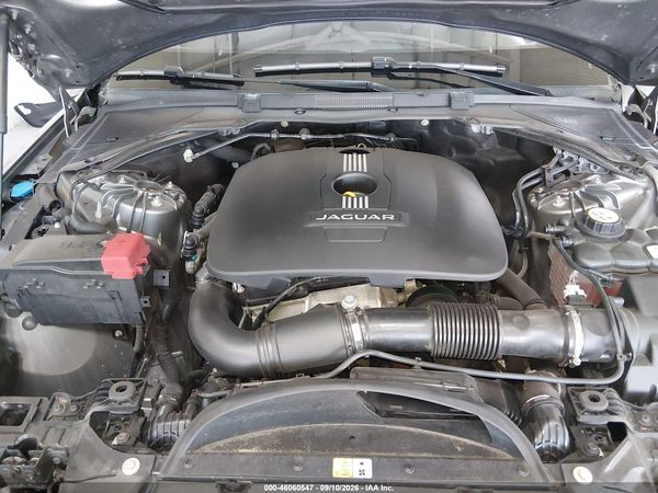 2017 JAGUAR XE 25T PRESTIGE — I10