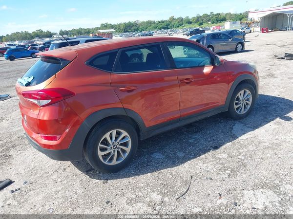 2017 HYUNDAI TUCSON SE — I4