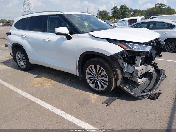 2024 TOYOTA HIGHLANDER PLATINUM — I1