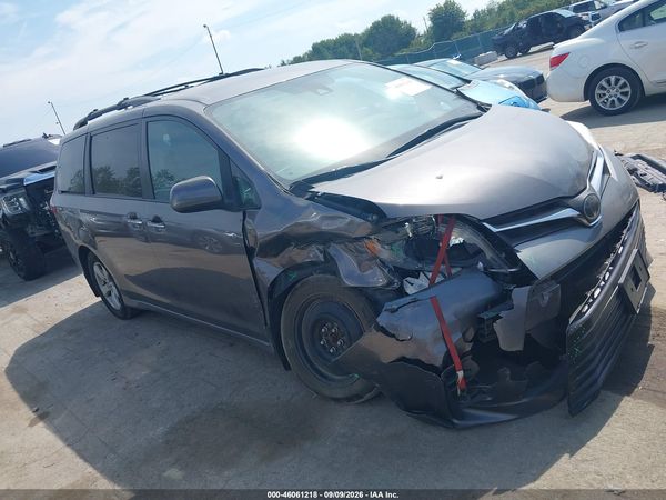 2019 TOYOTA SIENNA LE 8 PASSENGER — I1