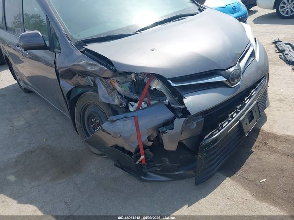 2019 TOYOTA SIENNA LE 8 PASSENGER — I6