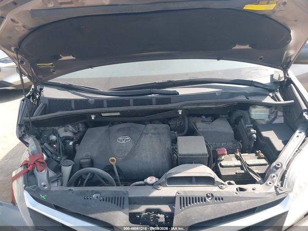 2019 TOYOTA SIENNA LE 8 PASSENGER — I10