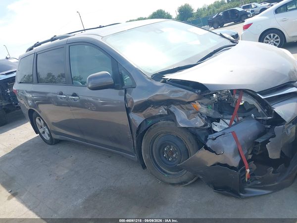 2019 TOYOTA SIENNA LE 8 PASSENGER — I116