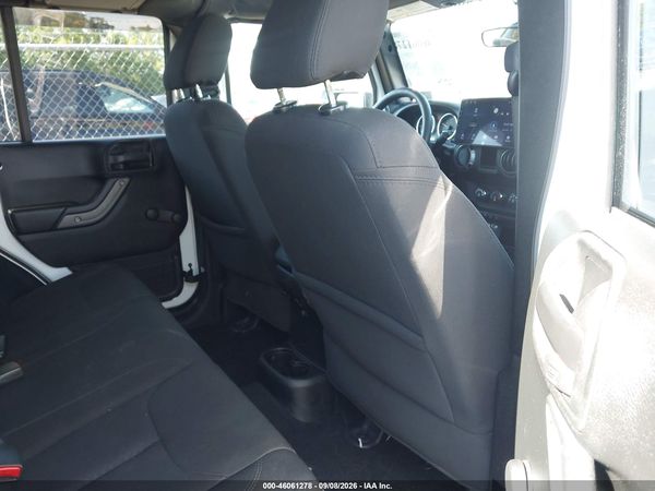 2017 JEEP WRANGLER UNLIMITED SPORT 4X4 — I8