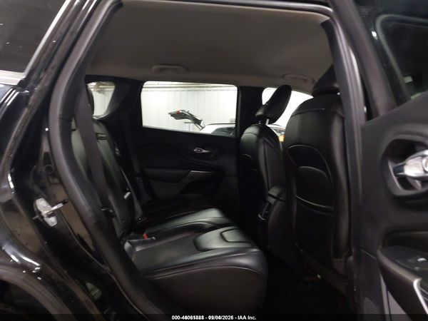 2019 JEEP CHEROKEE LATITUDE PLUS FWD — I8