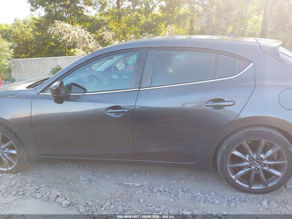 2018 MAZDA MAZDA3 TOURING — I117