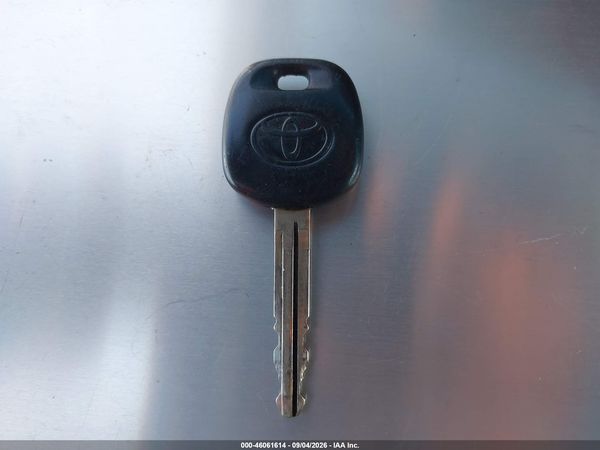 2017 TOYOTA SIENNA LE 8 PASSENGER — I11
