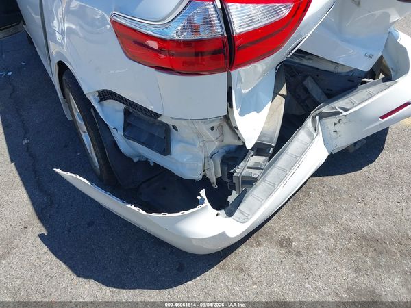 2017 TOYOTA SIENNA LE 8 PASSENGER — I153