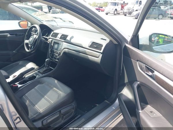 2017 VOLKSWAGEN PASSAT 1.8T SE — I5