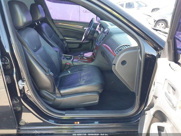 2014 CHRYSLER 300 — I5