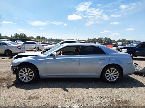2012 CHRYSLER 300 LIMITED — I117
