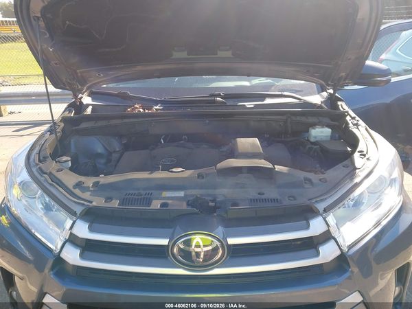 2019 TOYOTA HIGHLANDER XLE — I10
