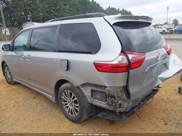 2020 TOYOTA SIENNA XLE PREMIUM — I3