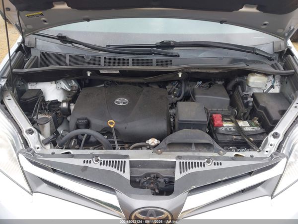2020 TOYOTA SIENNA XLE PREMIUM — I10