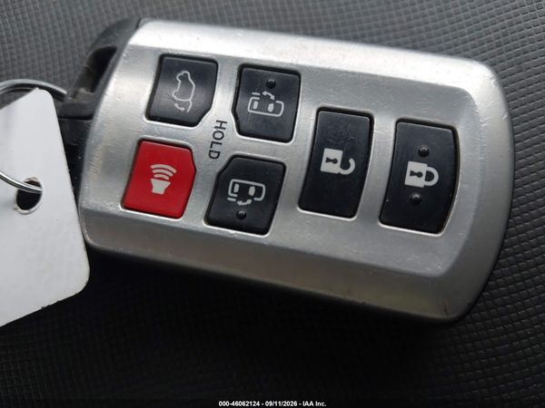2020 TOYOTA SIENNA XLE PREMIUM — I11