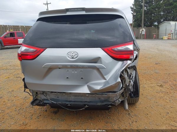2020 TOYOTA SIENNA XLE PREMIUM — I119