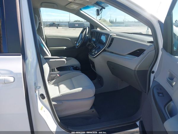 2015 TOYOTA SIENNA LE 8 PASSENGER — I5