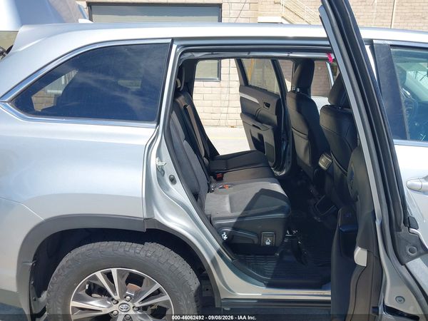 2019 TOYOTA HIGHLANDER LE PLUS — I8