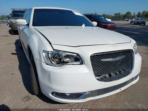 2016 CHRYSLER 300 LIMITED — I6