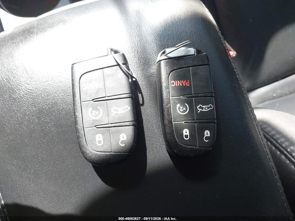 2016 CHRYSLER 300 LIMITED — I11