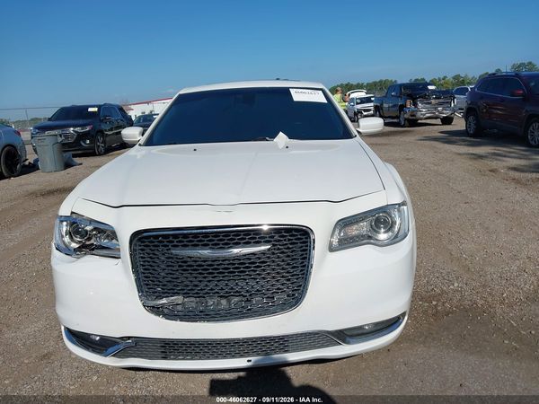 2016 CHRYSLER 300 LIMITED — I115