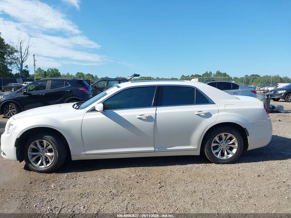 2016 CHRYSLER 300 LIMITED — I117
