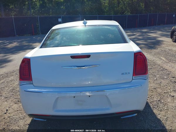 2016 CHRYSLER 300 LIMITED — I119