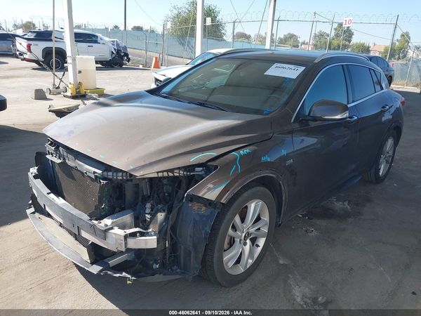 2018 INFINITI QX30 — I2