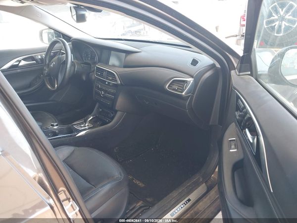 2018 INFINITI QX30 PREMIUM — I5