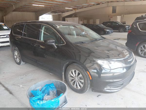 2017 CHRYSLER PACIFICA TOURING — I1