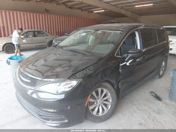 2017 CHRYSLER PACIFICA — I2