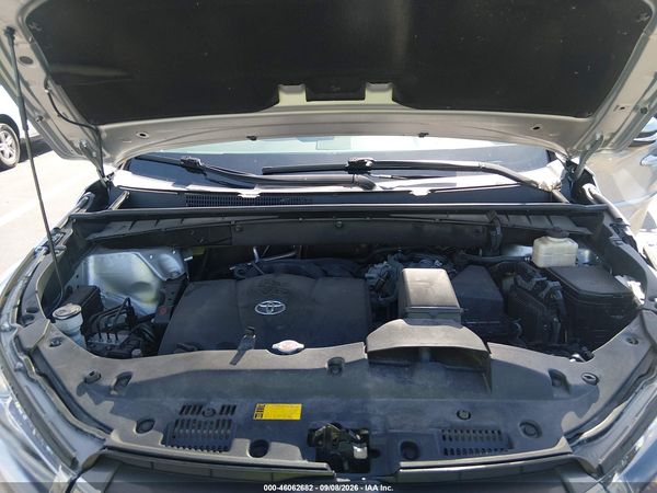 2018 TOYOTA HIGHLANDER LIMITED — I10