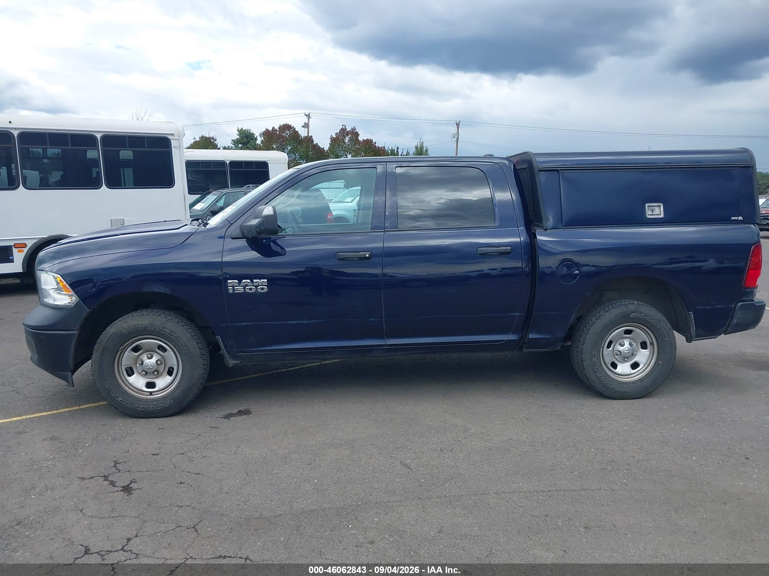 2017 RAM 1500 TRADESMAN  4X4 5'7 BOX